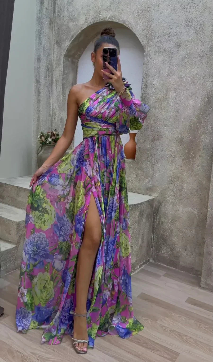 Elegant Flowy Shoulder Dress for Summer Events - Selvina Everly House Elegant Flowy Shoulder Dress for Summer Events - Selvina Everly House